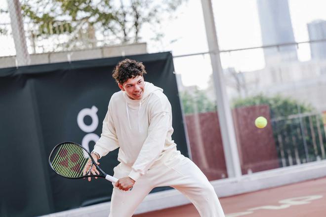 全场观众站 全场观众站